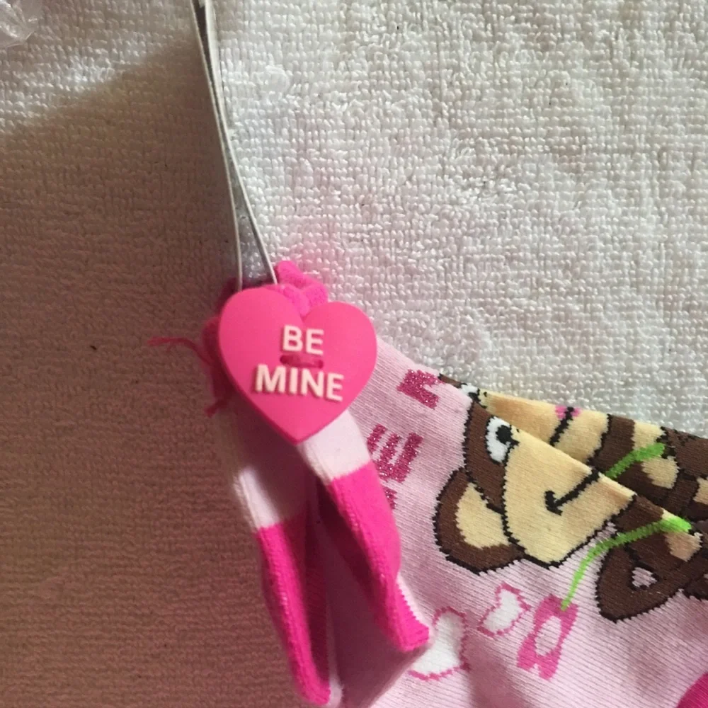 Valentine’s Day gift NWT Be Mine Monkey heart socks Valentine’s Day 💕